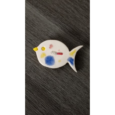 Broche poisson coloré en faïence artisanale sur acier inoxydable made in france vendée