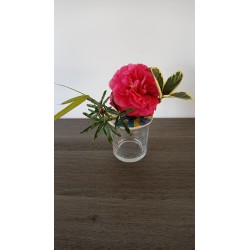 Pique fleurs blanc bleu pour verre standard. Création artisanale en faïence émaillé